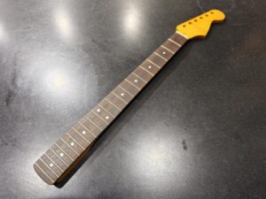Strat Rosewood neck Vintage Finish STRV
